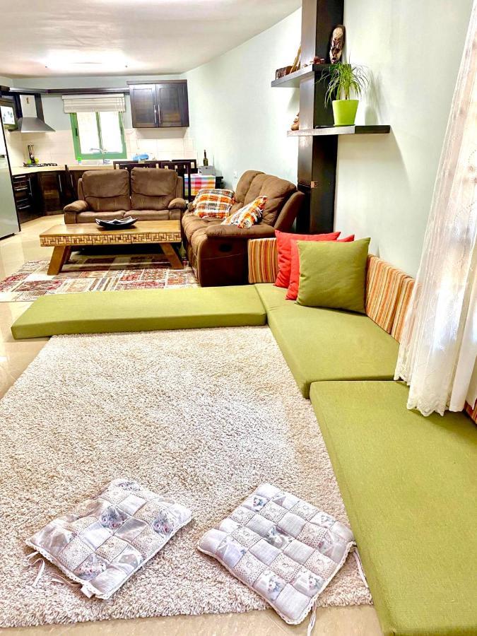 Toptop Majdal Shams Exteriör bild